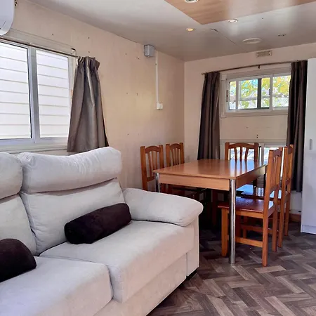 Fonts Del Algar مكان تخييم